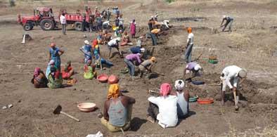 In the district of Jalna, on the collision rounds of the tanker investigation | जालना जिल्ह्यातील टँकरच्या फेऱ्या चौकशीच्या रडारवर In the district of Jalna, on the collision rounds of the tanker investigation | जालना जिल्ह्यातील टँकरच्या फेऱ्या चौकशीच्या रडारवर