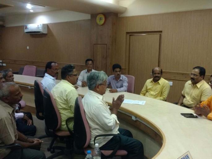 Farmers were injured due to missing organization's office | संस्थेचे दप्तर गहाळ झाल्याने शेतकºयांना फटका Farmers were injured due to missing organization's office | संस्थेचे दप्तर गहाळ झाल्याने शेतकºयांना फटका