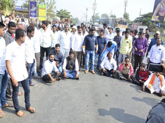 Women killed in truck collision in Kedgaon | केडगावला ट्रक धडकेने महिला ठार, संतप्त नागरिकांचा रास्तारोको