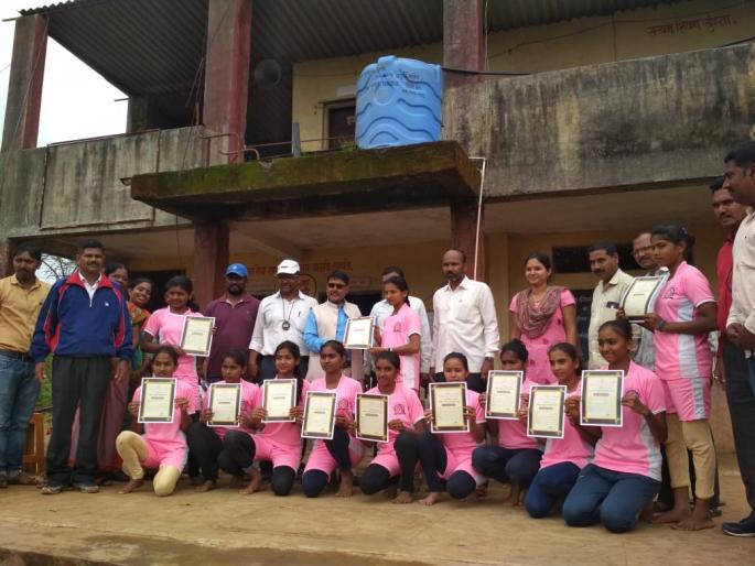 Bharveer Budruk Vidyalaya's first in the taluka level kho-kho competition | तालुकास्तरिय खो-खो स्पर्धेत भरवीर बुद्रुक विद्यालयाचा प्रथम Bharveer Budruk Vidyalaya's first in the taluka level kho-kho competition | तालुकास्तरिय खो-खो स्पर्धेत भरवीर बुद्रुक विद्यालयाचा प्रथम