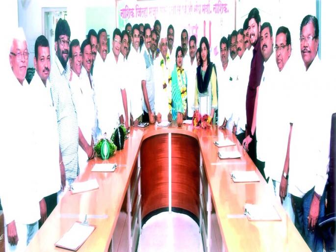 President of Nashik District Labor Association, Vice Presidential election unanimous | नाशिक जिल्हा मजूर संघ अध्यक्ष, उपाध्यक्ष निवड बिनविरोध President of Nashik District Labor Association, Vice Presidential election unanimous | नाशिक जिल्हा मजूर संघ अध्यक्ष, उपाध्यक्ष निवड बिनविरोध