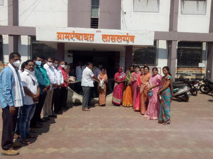 Respect to Lasalgaon health workers | लासलगावी आरोग्य कर्मचाऱ्यांचा सत्कार Respect to Lasalgaon health workers | लासलगावी आरोग्य कर्मचाऱ्यांचा सत्कार