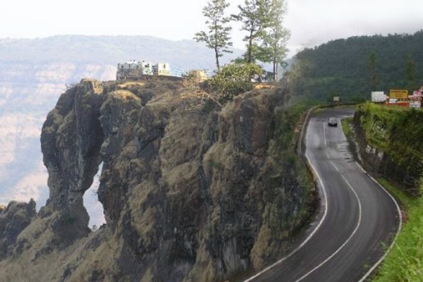 Satara district has 12 thousand millimeters of rain | सातारा जिल्ह्यात १२ हजार मिलीमीटर पाऊस Satara district has 12 thousand millimeters of rain | सातारा जिल्ह्यात १२ हजार मिलीमीटर पाऊस