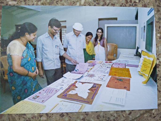Congratulations to the Sangli Saklali Modis | सांगलीत साकारली मोडी लिपितील शुभेच्छापत्रे Congratulations to the Sangli Saklali Modis | सांगलीत साकारली मोडी लिपितील शुभेच्छापत्रे