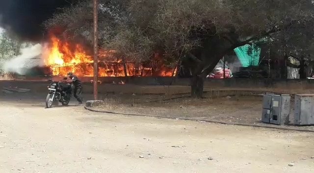  Nandagavi Onion Chawli fire | नांदगावी कांदा चाळीला आग