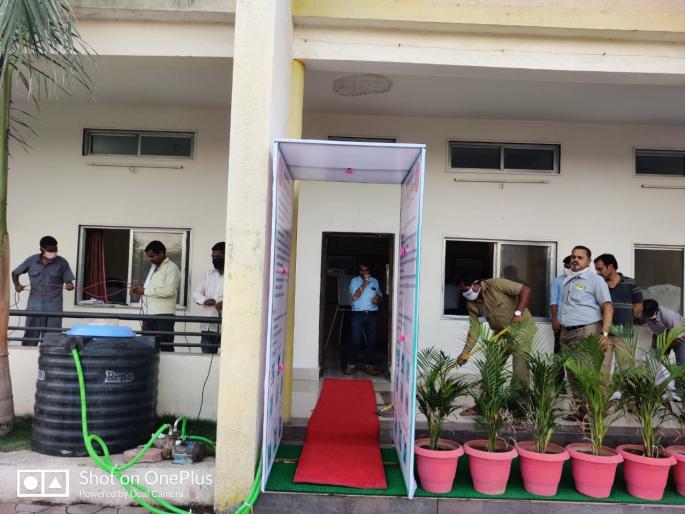 Sanitizer tunnel for train workers | रेल्वे कर्मचाऱ्यांसाठी सॅनिटायझर टनेल Sanitizer tunnel for train workers | रेल्वे कर्मचाऱ्यांसाठी सॅनिटायझर टनेल