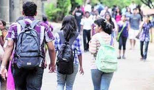 Collector orders to start colleges from February 15 | १५ फेब्रुवारीपासून महाविद्यालये सुरु करण्याचे जिल्हाधिका-यांचे आदेश Collector orders to start colleges from February 15 | १५ फेब्रुवारीपासून महाविद्यालये सुरु करण्याचे जिल्हाधिका-यांचे आदेश