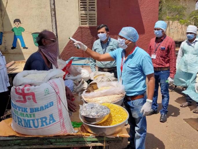 Distribution of 3,000 quintals of grain in the district | जिल्ह्यात ४२ हजार क्विंटल धान्य वाटप Distribution of 3,000 quintals of grain in the district | जिल्ह्यात ४२ हजार क्विंटल धान्य वाटप