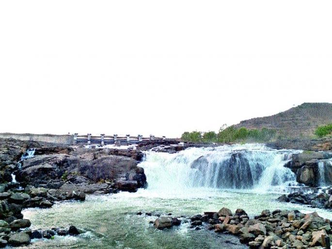 Drought: Drinking water for villages in Kasamade belt will solve; Order to release water from the Bharnyanaman, Chankapur dam during the period | दिलासा : कसमादे पट्ट्यातील गावांचा पिण्याच्या पाण्याचा प्रश्न सुटणार; आवर्तनादरम्यान राहाणार भारनियमन चणकापूर धरणातून पाणी सोडण्याचे आदेश Drought: Drinking water for villages in Kasamade belt will solve; Order to release water from the Bharnyanaman, Chankapur dam during the period | दिलासा : कसमादे पट्ट्यातील गावांचा पिण्याच्या पाण्याचा प्रश्न सुटणार; आवर्तनादरम्यान राहाणार भारनियमन चणकापूर धरणातून पाणी सोडण्याचे आदेश