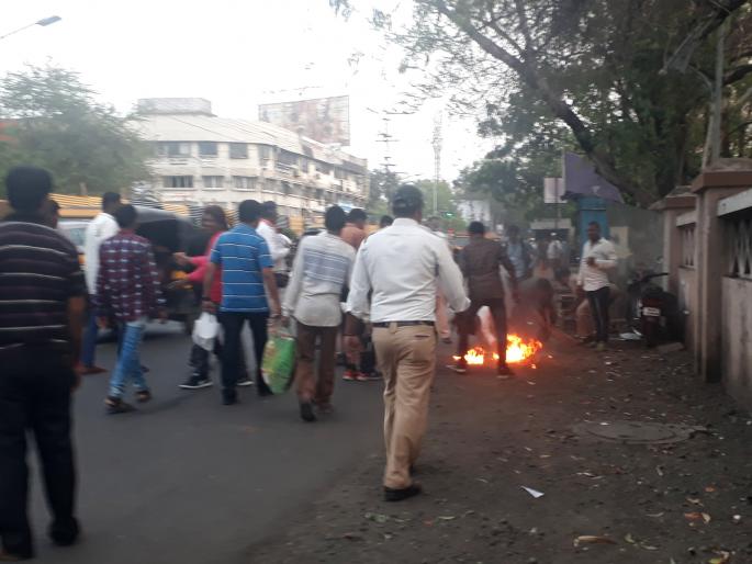 Three suspects arrested for trying to burn a bus | दगडफेक करून बस जाळण्याचा प्रयत्न करणाऱ्या तिघा संशयितांना अटक Three suspects arrested for trying to burn a bus | दगडफेक करून बस जाळण्याचा प्रयत्न करणाऱ्या तिघा संशयितांना अटक