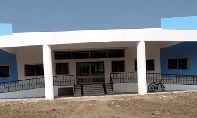 Parbhani: Rural Hospital can not find any Muhurat | परभणी :ग्रामीण रुग्णालय इमारत उद्घाटनास मुहूर्त सापडेना Parbhani: Rural Hospital can not find any Muhurat | परभणी :ग्रामीण रुग्णालय इमारत उद्घाटनास मुहूर्त सापडेना