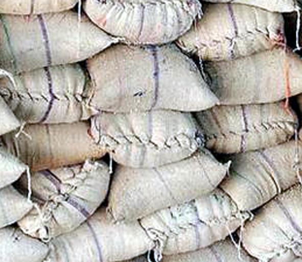 Parbhani: Discounted grain for all three lakh citizens | परभणी : सव्वा तीन लाख नागरिकांना सवलतीचे धान्य