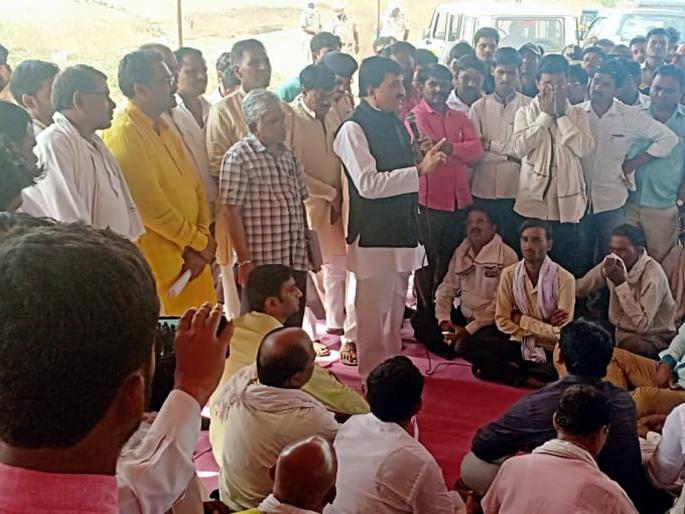 The following milk projects have been flooded | परभणी: निम्न दुधना प्रकल्पाचे पाणी पेटले The following milk projects have been flooded | परभणी: निम्न दुधना प्रकल्पाचे पाणी पेटले