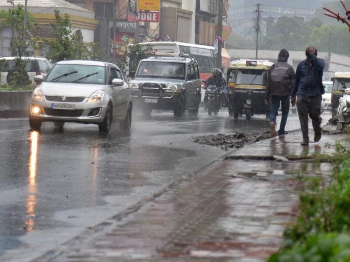 Rain again after one day's rest in Satara | साताºयात एक दिवसाच्या विश्रांतीनंतर पुन्हा पाऊस Rain again after one day's rest in Satara | साताºयात एक दिवसाच्या विश्रांतीनंतर पुन्हा पाऊस