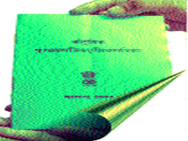 One lakh bogus ration card in the state, Girish Bapat: a machine equipped with fifty thousand shops; The poor will get 4 crore grains | राज्यात दहा लाख बोगस रेशन कार्ड गिरीश बापट : पन्नास हजार दुकानांवर बसविले मशीन; चार कोटींचे धान्य गरिबांना वाटणार One lakh bogus ration card in the state, Girish Bapat: a machine equipped with fifty thousand shops; The poor will get 4 crore grains | राज्यात दहा लाख बोगस रेशन कार्ड गिरीश बापट : पन्नास हजार दुकानांवर बसविले मशीन; चार कोटींचे धान्य गरिबांना वाटणार