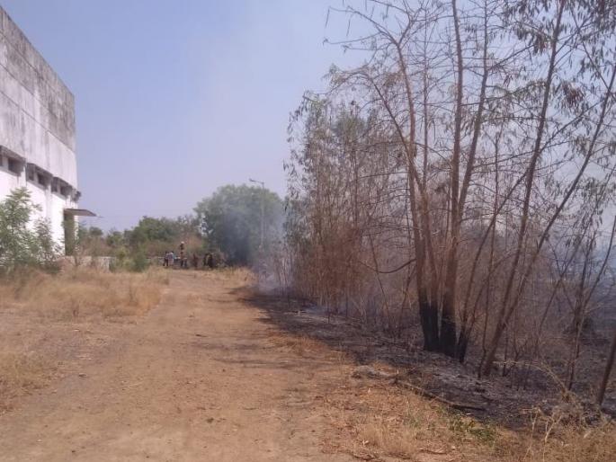 Fire in Muktai spinning mill area | मुक्ताई सूतगिरणी परिसरात आग