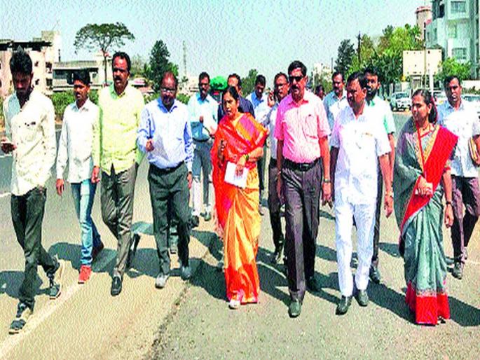 Seeking the survey of the flyovers: Seema Hiray did a variety of suggestions | उड्डाणपुलाच्या कामाची पाहणी मागणी : सीमा हिरे यांनी केल्या विविध सूचना Seeking the survey of the flyovers: Seema Hiray did a variety of suggestions | उड्डाणपुलाच्या कामाची पाहणी मागणी : सीमा हिरे यांनी केल्या विविध सूचना