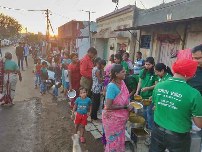 nashik,moving,organizations,to,help,flood,victims | पूरग्रस्तांच्या मदतीसाठी सरसावल्या संस्था nashik,moving,organizations,to,help,flood,victims | पूरग्रस्तांच्या मदतीसाठी सरसावल्या संस्था