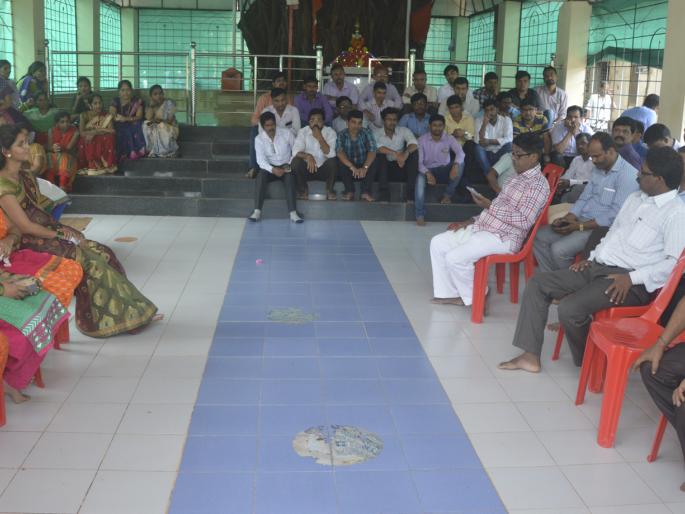Ratnagiri revenue workers' work stop movement | रत्नागिरीत महसूल कर्मचाऱ्यांचे काम बंद आंदोलन Ratnagiri revenue workers' work stop movement | रत्नागिरीत महसूल कर्मचाऱ्यांचे काम बंद आंदोलन