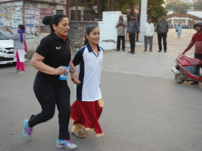 Spontaneous response from Divyang Run, complete the stubborn difference | दिव्यांग रनला उत्स्फूर्त प्रतिसाद, जिद्दीने केले अंतर पूर्ण Spontaneous response from Divyang Run, complete the stubborn difference | दिव्यांग रनला उत्स्फूर्त प्रतिसाद, जिद्दीने केले अंतर पूर्ण