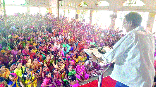 Opposition to crush voters: Udayan Raje Bhosale | Lok Sabha Election 2019 विरोधकांकडून मतदारांना चिरडण्याचे काम: उदयनराजे भोसले Opposition to crush voters: Udayan Raje Bhosale | Lok Sabha Election 2019 विरोधकांकडून मतदारांना चिरडण्याचे काम: उदयनराजे भोसले