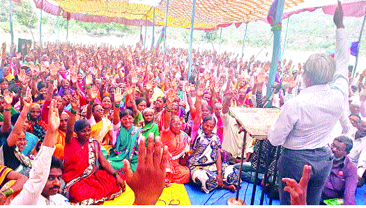 Residents of Damascus want to be equal, equitable development | धरणग्रस्तांना हवाय समन्यायी, समान विकास