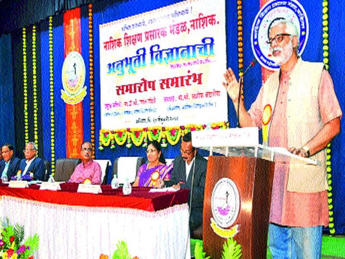 Jain Joshi: Science exposure is over | विज्ञानाचे ज्ञान अनुभवानेच शक्य जयंत जोशी : विज्ञान प्रदर्शनाचा समारोप Jain Joshi: Science exposure is over | विज्ञानाचे ज्ञान अनुभवानेच शक्य जयंत जोशी : विज्ञान प्रदर्शनाचा समारोप