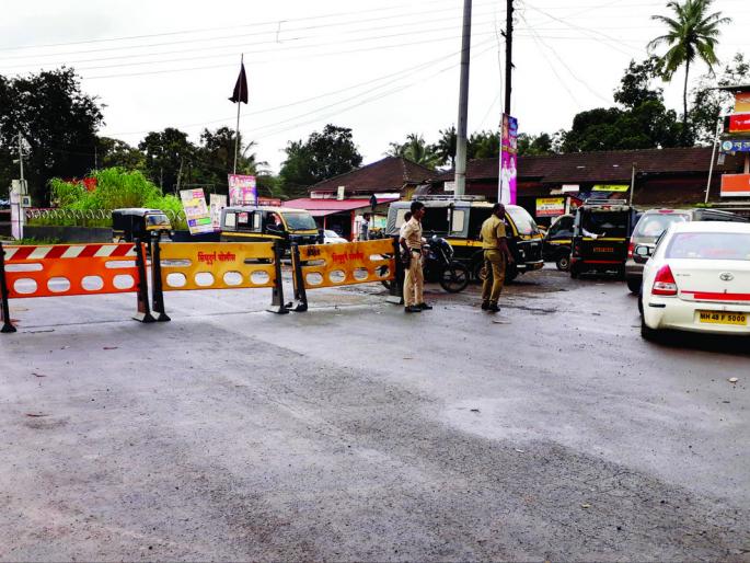 Mandalay flood water on the road; Closed route to Kolhapur | मांडुकलीत पुराचे पाणी रस्त्यावर; कोल्हापूर मार्ग बंद