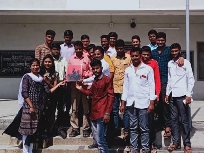 A rally of New English school alumni | न्यू इंग्लिश स्कूलच्या माजी विद्यार्थ्यांचा मेळावा A rally of New English school alumni | न्यू इंग्लिश स्कूलच्या माजी विद्यार्थ्यांचा मेळावा