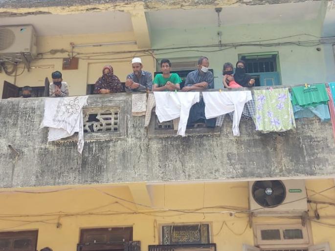 The campaign will be opened even after the municipality reports that it has started locking 38 buildings in Mumbai | कळवा, मुंब्य्रातील ५० इमारती पालिकेने लॉक करण्यास केली सुरवात The campaign will be opened even after the municipality reports that it has started locking 38 buildings in Mumbai | कळवा, मुंब्य्रातील ५० इमारती पालिकेने लॉक करण्यास केली सुरवात