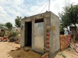 Adding a false toilet certificate lost the patronage | शौचालयाचा खोटा दाखला जोडल्याने सरपंचपद गमावले Adding a false toilet certificate lost the patronage | शौचालयाचा खोटा दाखला जोडल्याने सरपंचपद गमावले