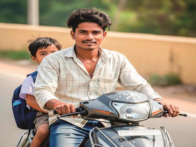 Leave the kids to class and earn money More than 2500 people are working in Kolhapur | आता नवा रोजगार, मुलांना क्लासला सोडा, पैसे कमवा; मेट्रो सिटीचा ट्रेंड कोल्हापुरात Leave the kids to class and earn money More than 2500 people are working in Kolhapur | आता नवा रोजगार, मुलांना क्लासला सोडा, पैसे कमवा; मेट्रो सिटीचा ट्रेंड कोल्हापुरात