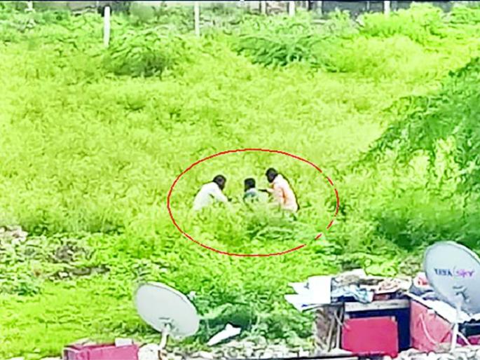 Sting Operation: Liquor parties and gambling in a abondend government building! | Sting Operation : पडीक शासकीय इमारतीत दारुच्या पार्ट्या व जुगार! Sting Operation: Liquor parties and gambling in a abondend government building! | Sting Operation : पडीक शासकीय इमारतीत दारुच्या पार्ट्या व जुगार!
