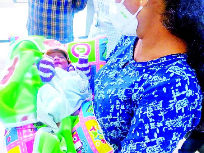 Reached Mumbapuri out of love, returned with a baby in her womb | प्रेमापोटी गाठली मुंबापुरी, गर्भात बाळ घेत परतली Reached Mumbapuri out of love, returned with a baby in her womb | प्रेमापोटी गाठली मुंबापुरी, गर्भात बाळ घेत परतली