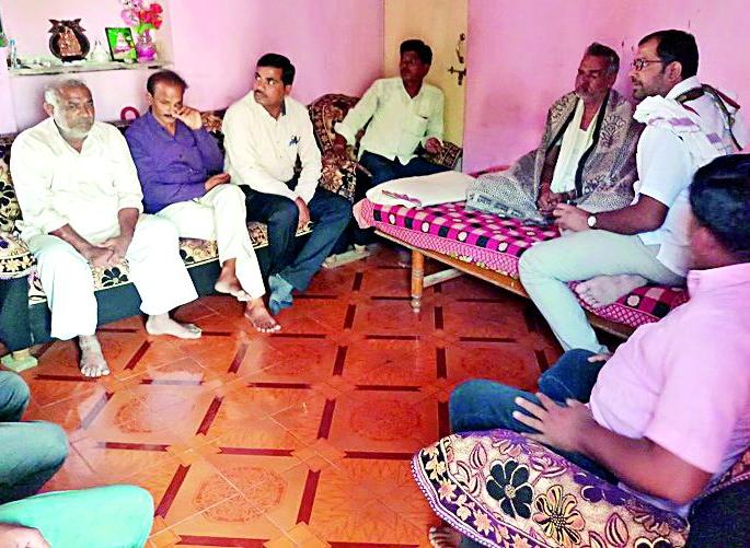 4 lakh rupees financial aid to the injured in Aswali attack | अस्वलीच्या हल्ल्यातील जखमीला ४ लाख रूपयांची आर्थिक मदत