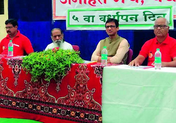 Sociable tree planting is beneficial | समाजोपयोगी वृक्ष लागवड हितकारक Sociable tree planting is beneficial | समाजोपयोगी वृक्ष लागवड हितकारक