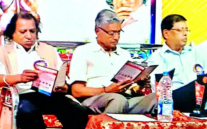 If the student-teacher-parents become aware, then the development of educational development | विद्यार्थी-शिक्षक-पालक जागरुक झाल्यास शैक्षणिक विकास हमखास If the student-teacher-parents become aware, then the development of educational development | विद्यार्थी-शिक्षक-पालक जागरुक झाल्यास शैक्षणिक विकास हमखास