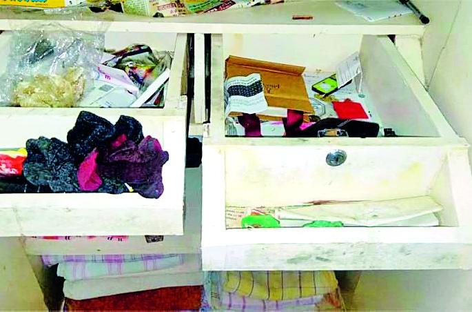 Yashwantnagar brave burglary | यशवंतनगरात धाडसी घरफोडी Yashwantnagar brave burglary | यशवंतनगरात धाडसी घरफोडी