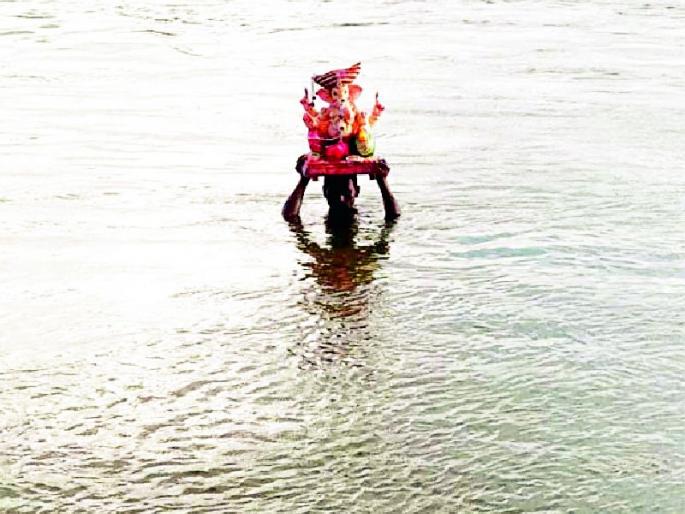 There is no immersion of Ganesh idol in the 'Dham' river this year | यंदा पवनारच्या ‘धाम’ नदीत गणेशमूर्तीचे विसर्जन नाहीच There is no immersion of Ganesh idol in the 'Dham' river this year | यंदा पवनारच्या ‘धाम’ नदीत गणेशमूर्तीचे विसर्जन नाहीच