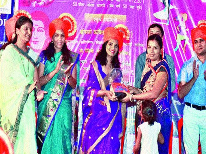 Women's Day: Various programs organized by organizations, organizations; | महिला दिन : संस्था, संघटनांतर्फे विविध कार्यक्रम जिल्ह्यात नारीशक्तीचा गौरव