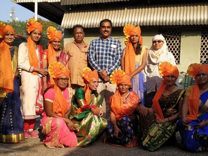 Honoring female staff at Yeola Depot | येवला आगारात महिला कर्मचाऱ्यांचा सन्मान Honoring female staff at Yeola Depot | येवला आगारात महिला कर्मचाऱ्यांचा सन्मान