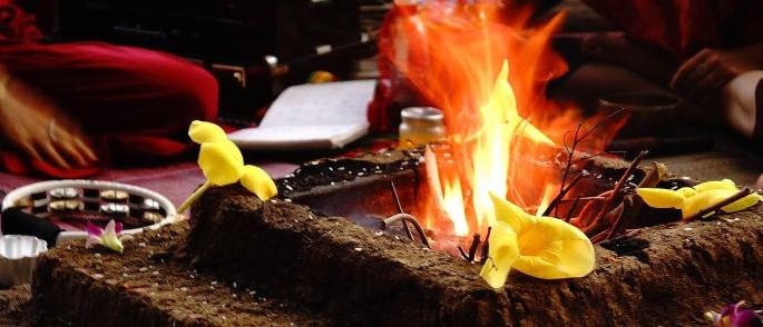 Four booked against Tantra pooja in Chandrapur | गुप्तधनासाठी नवविवाहितेकडून अघोरी पूजाप्रकरणी मांत्रिकासह चौघांविरुद्ध चंद्रपुरात गुन्हा दाखल Four booked against Tantra pooja in Chandrapur | गुप्तधनासाठी नवविवाहितेकडून अघोरी पूजाप्रकरणी मांत्रिकासह चौघांविरुद्ध चंद्रपुरात गुन्हा दाखल