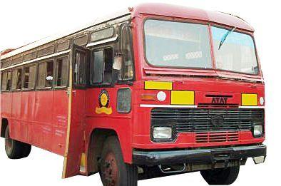 The money of ST will be taken to the Agate Bank | ‘एसटी’चा पैसा बँक आगारात येऊन घेऊन जाणार The money of ST will be taken to the Agate Bank | ‘एसटी’चा पैसा बँक आगारात येऊन घेऊन जाणार