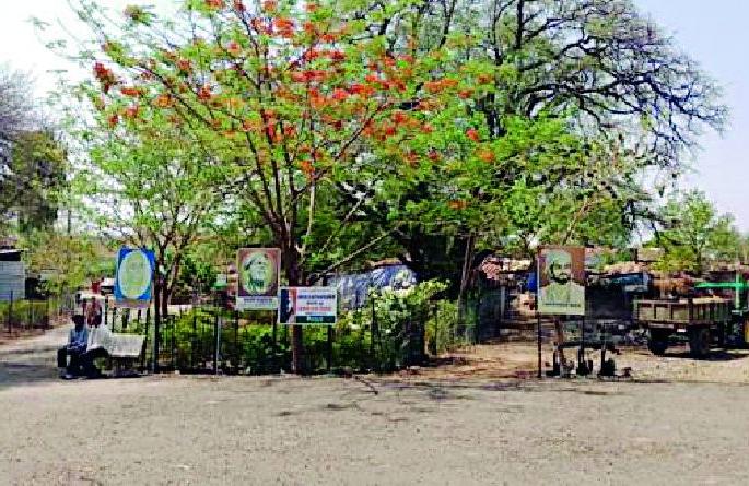 In ten years no step was taken for any police station | दहा वर्षात कुणीही पोलीस ठाण्याची पायरी चढले नाही In ten years no step was taken for any police station | दहा वर्षात कुणीही पोलीस ठाण्याची पायरी चढले नाही