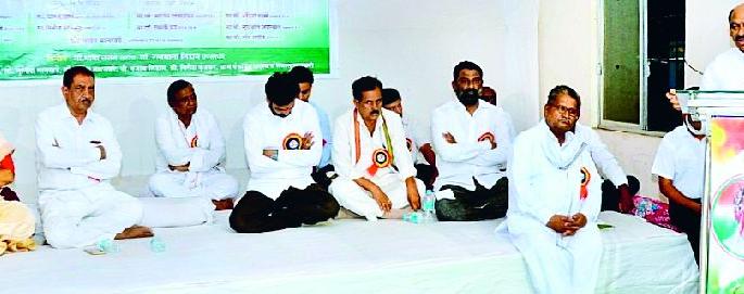 Prefer public works | लोकहिताच्या कामांना प्राधान्य द्या Prefer public works | लोकहिताच्या कामांना प्राधान्य द्या