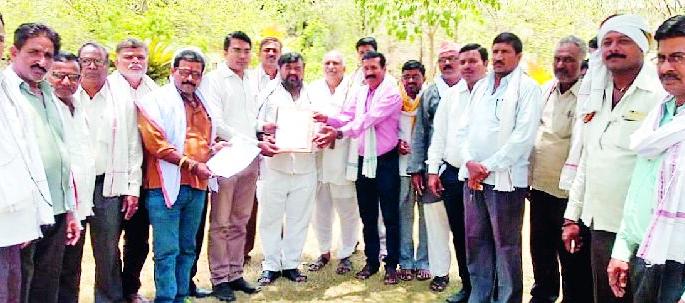 Gawali community strike for arrest of accused | आरोपींच्या अटकेसाठी गवळी समाजाची धडक