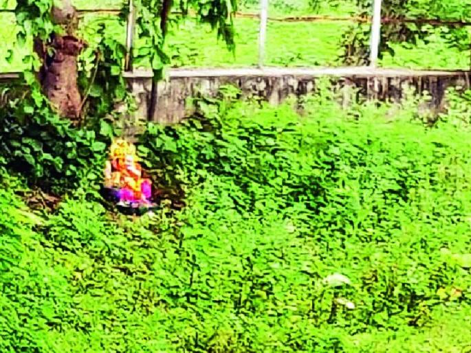 Immersion in the absence of artificial stitches | कृत्रिम टाके नसल्याने विसर्जन वांद्यात Immersion in the absence of artificial stitches | कृत्रिम टाके नसल्याने विसर्जन वांद्यात