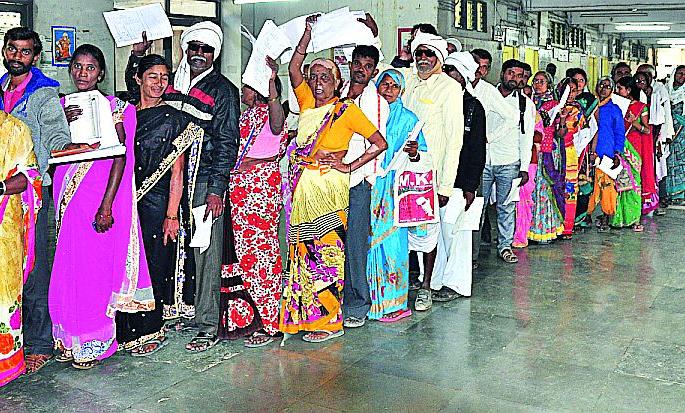 Patients' Aan'line in medical | मेडिकलमध्ये रुग्ण ‘आॅन’लाईन Patients' Aan'line in medical | मेडिकलमध्ये रुग्ण ‘आॅन’लाईन