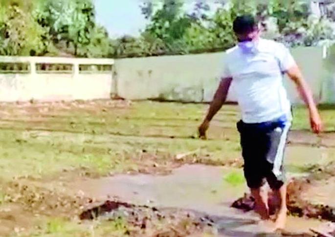 The district superintendent of police put the labor rites into practice | जिल्हा पोलीस अधीक्षकांनी श्रम संस्कार उक्तीपेक्षा कृतीत उतरविला