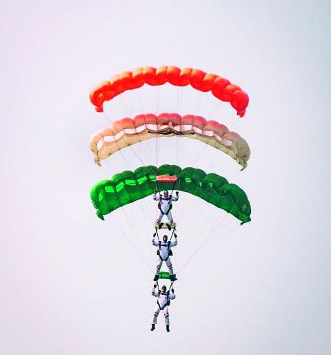 Fantastic ... awesome ... alive! | शानदार...जबरदस्त...जिंदाबाद!